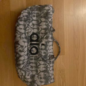 ALO Yoga Tote Bag New